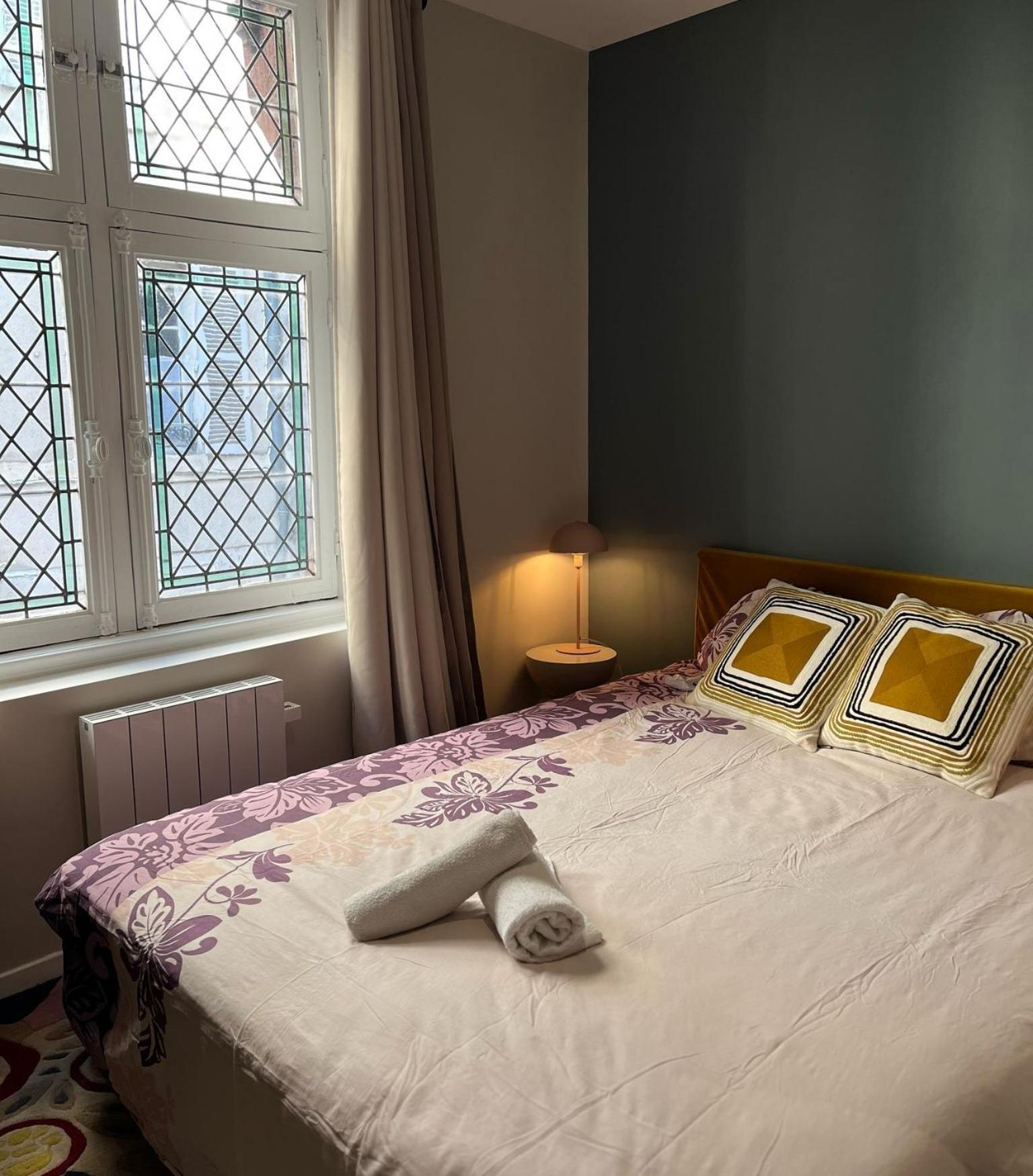 Le Petit Chateau Du Docteur Cambournac Bourges Extérieur photo